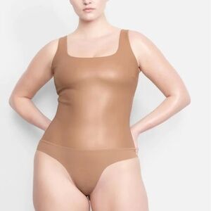 Skims Faux Leather Scoopneck Bodysuit- Sienna M